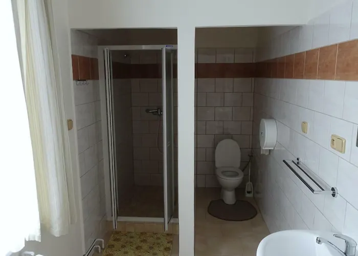 Staric Pensionat 3*